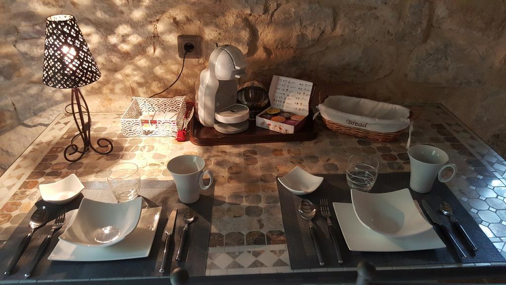 Le Donjon Des Combes Et Son Spa Fayence Oda fotoğraf
