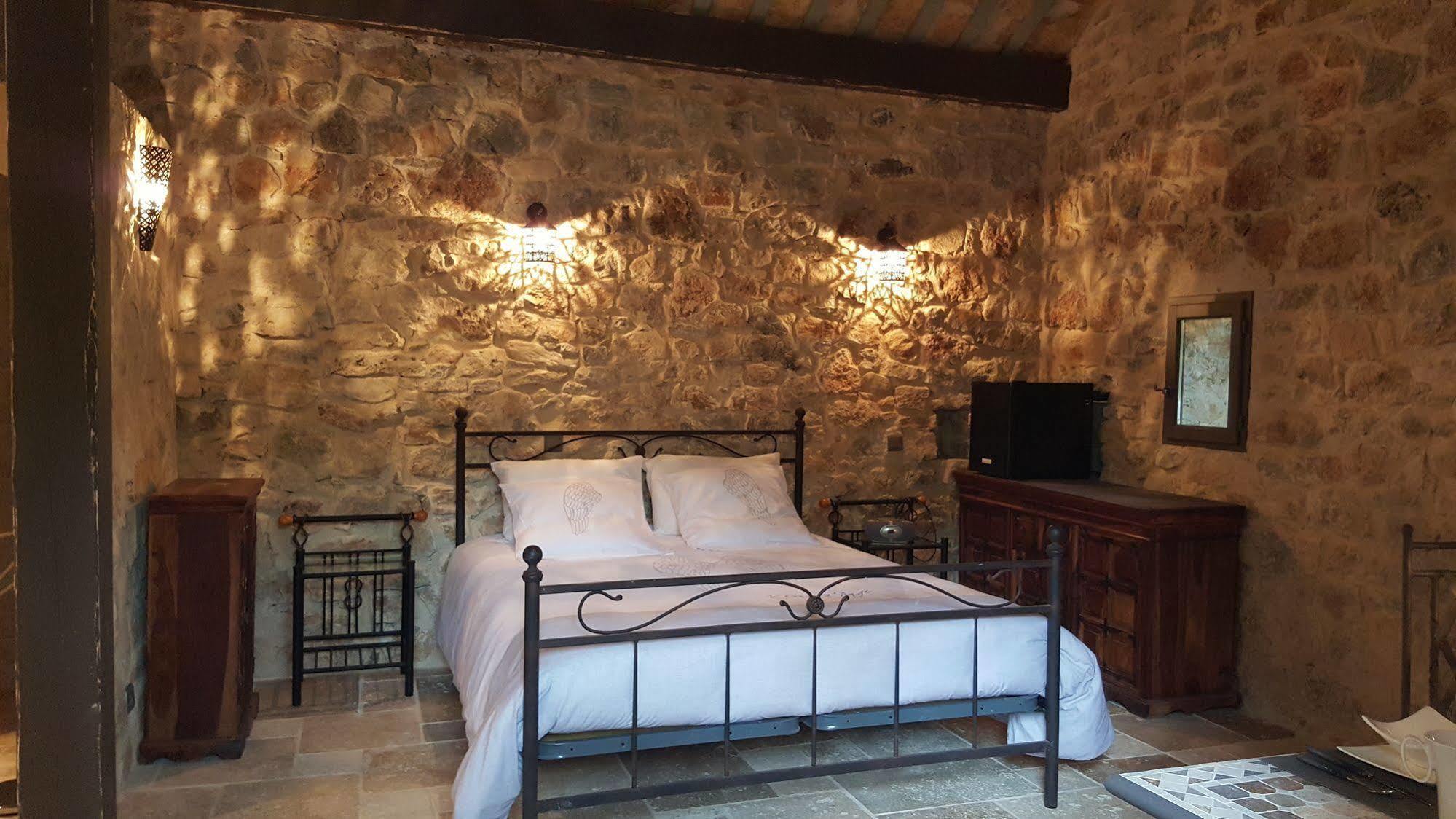Le Donjon Des Combes Et Son Spa Fayence Dış mekan fotoğraf